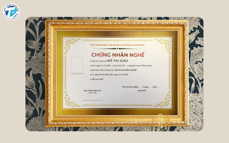 Khung giấy chứng nhận gỗ tự nhiên sang trọng